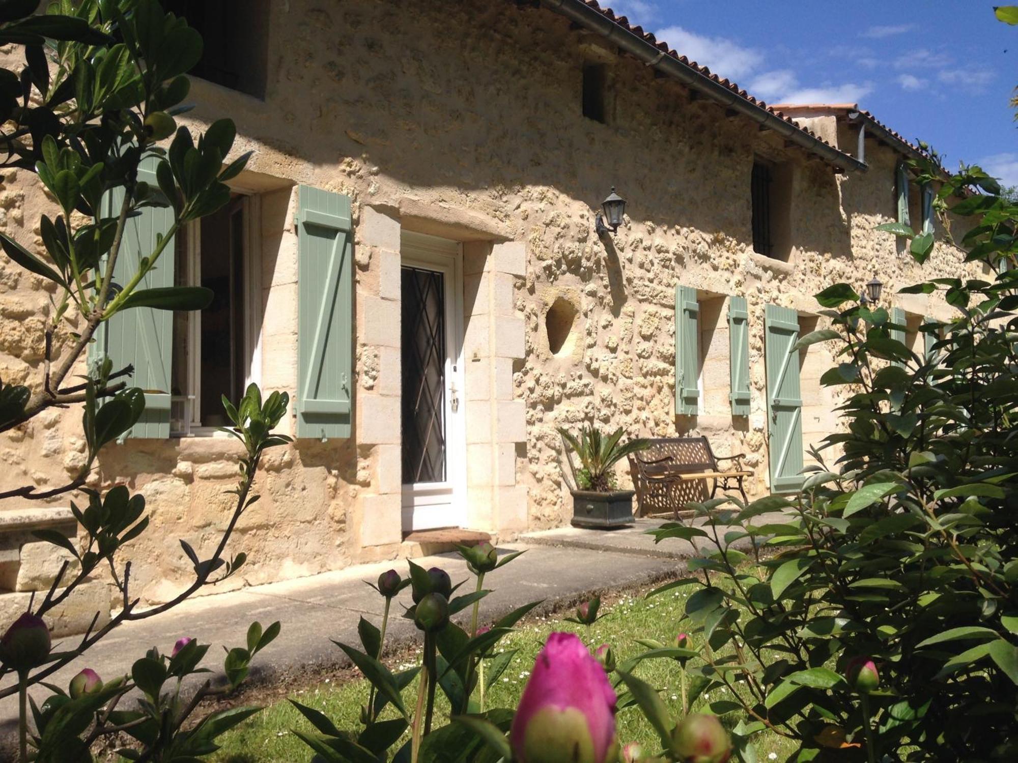 Gite La Maison De La Pimpine Lignan De Bordeaux Bagian luar foto
